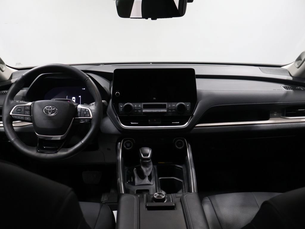 Used 2024 Toyota Grand Highlander Platinum image 16