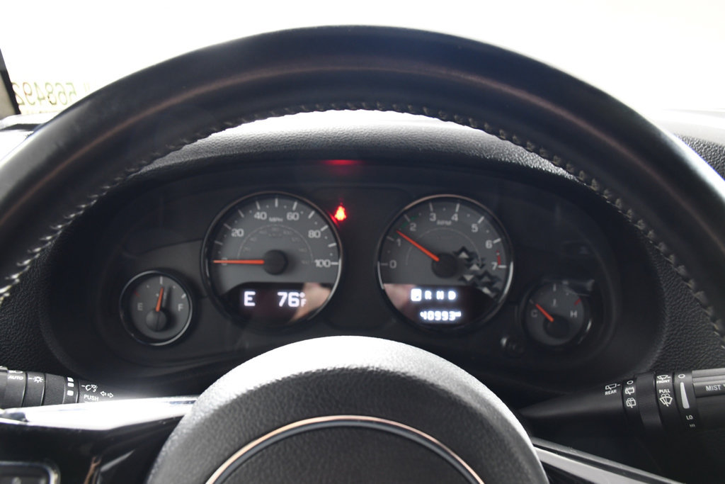 Used 2017 Jeep Wrangler Unlimited Sahara AWD/4WD image 30