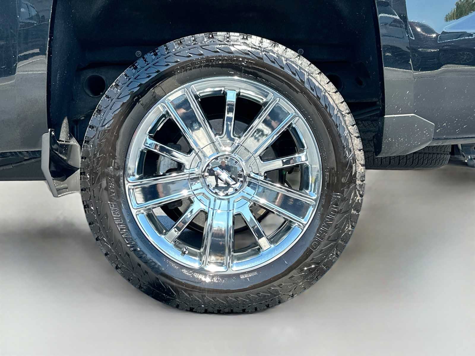 Used 2018 Chevrolet Silverado 1500 High Country AWD/4WD image 32