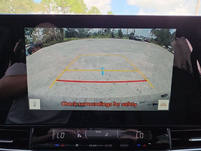 Used 2026 Toyota Sienna Limited FWD image 18