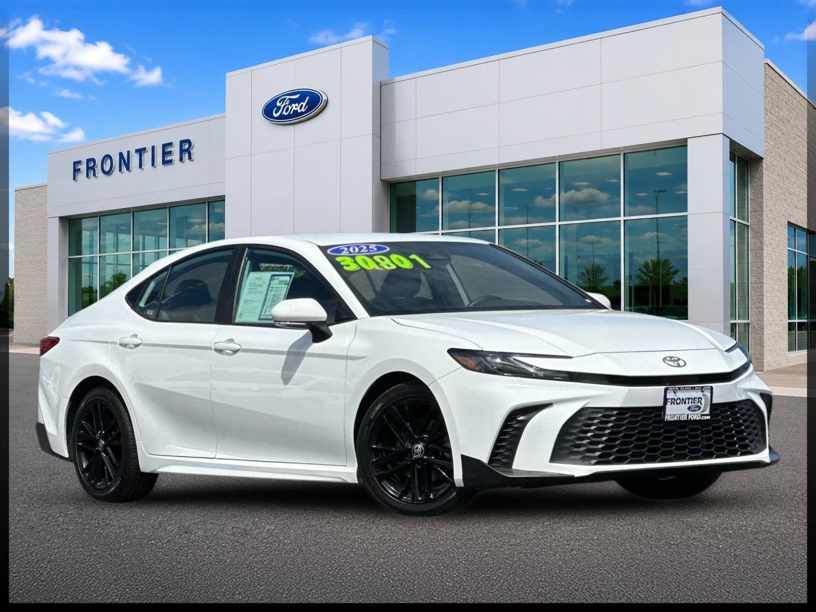 Used 2025 Toyota Camry SE