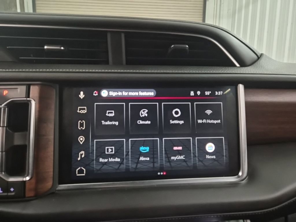 Used 2023 GMC Yukon Denali Ultimate image 32