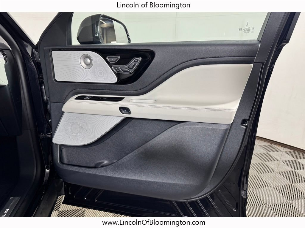 New 2026 Lincoln Aviator Reserve AWD/4WD image 12