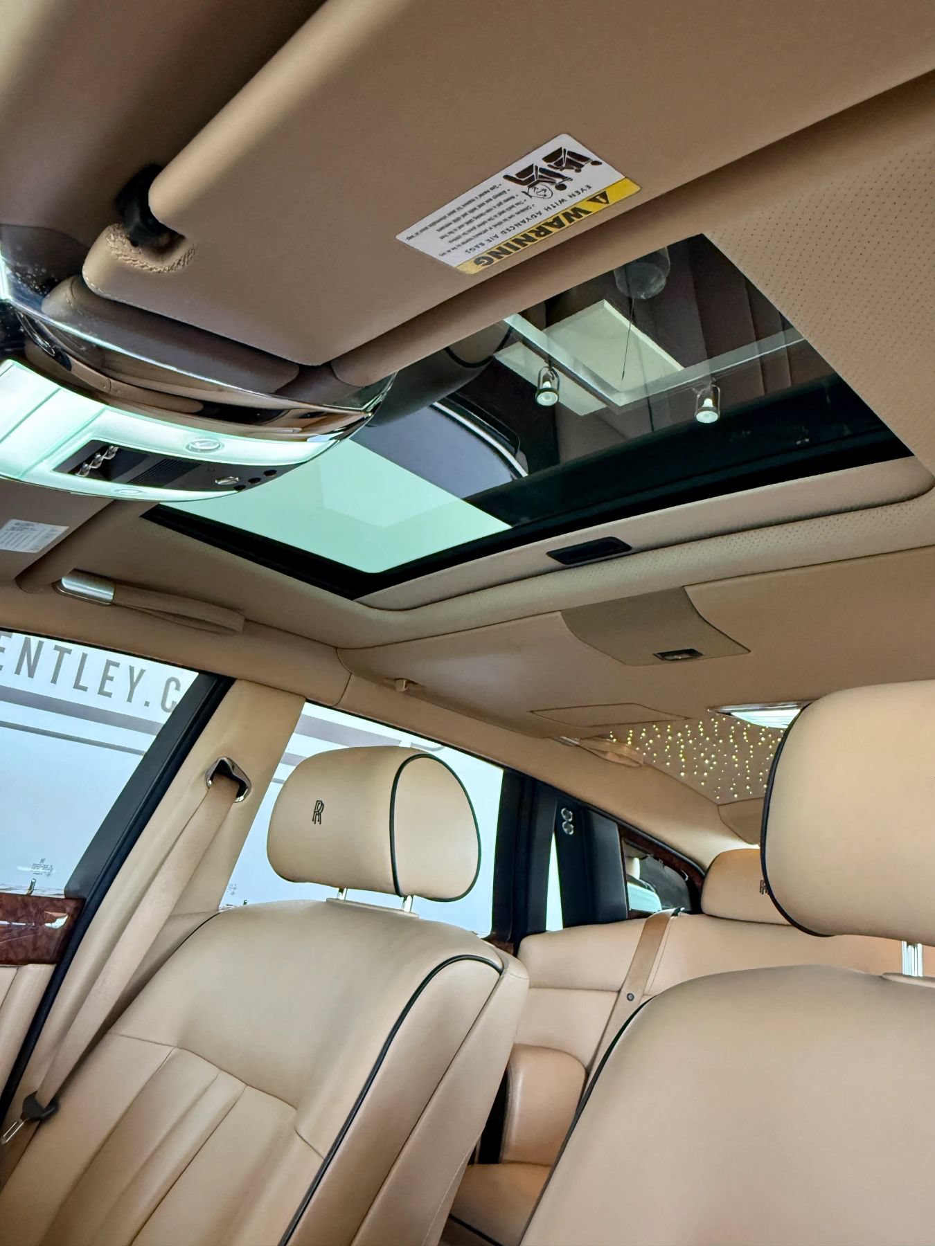 Used 2015 Rolls-Royce Phantom Sedan RWD image 19