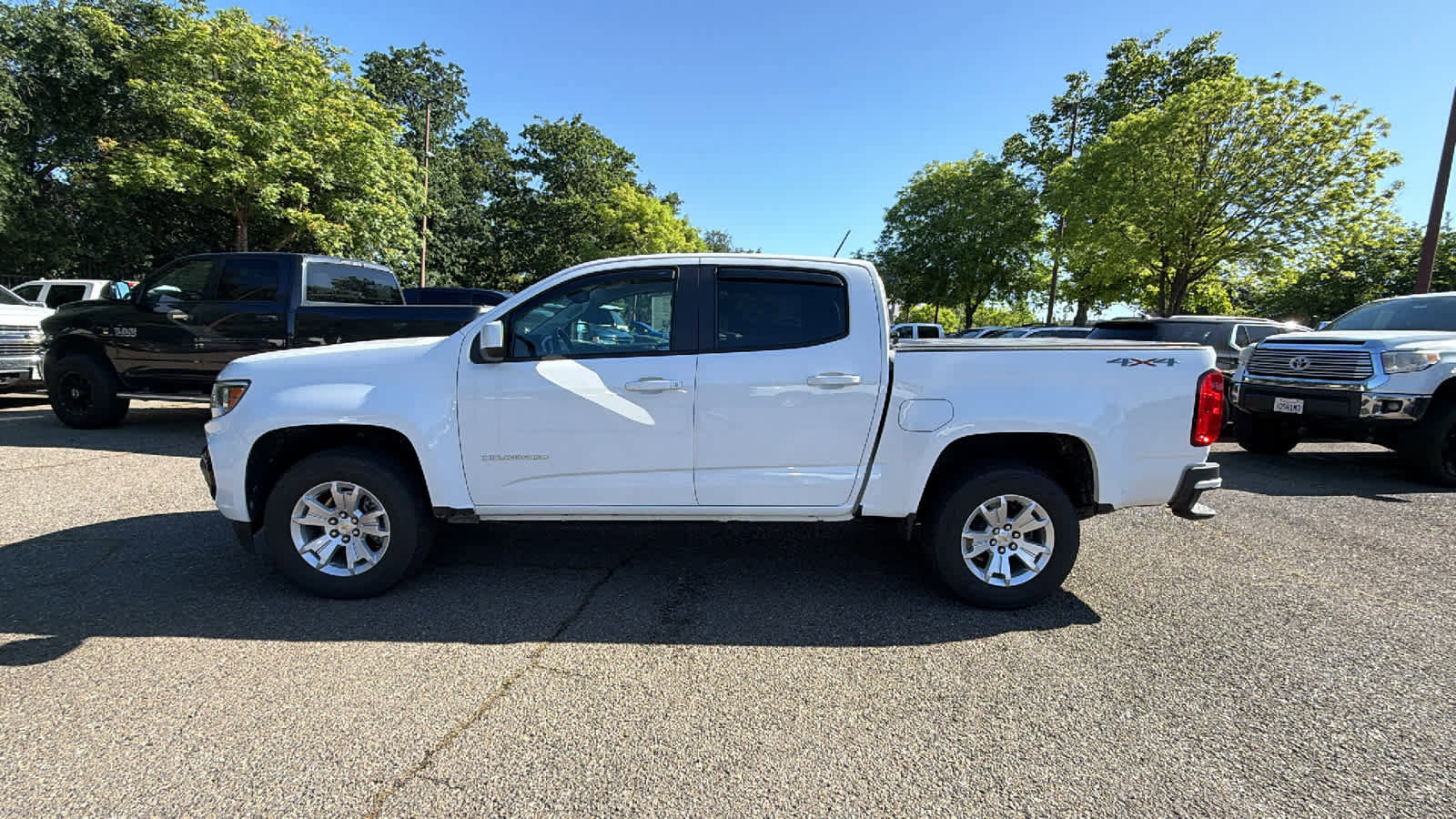 Used 2021 Chevrolet Colorado LT w/ LT Convenience Package AWD/4WD image 8