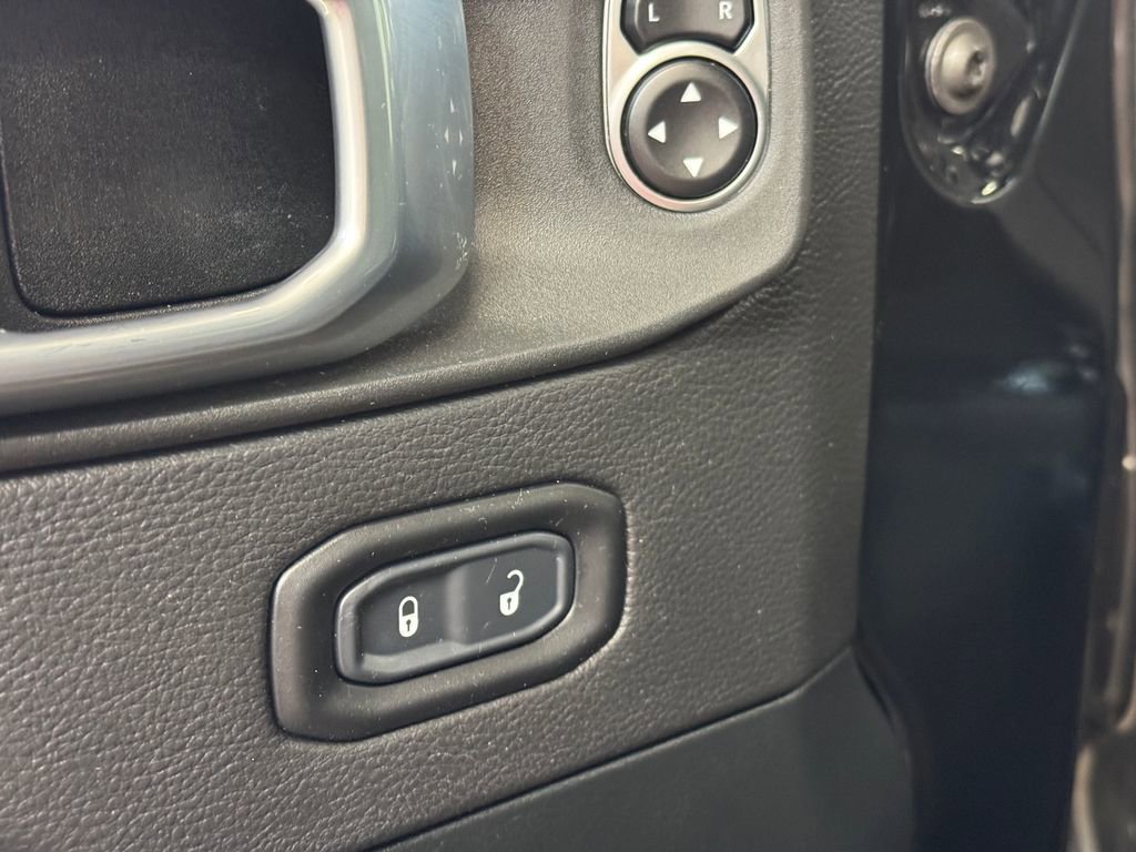 Used 2021 Jeep Wrangler Unlimited Sahara image 10