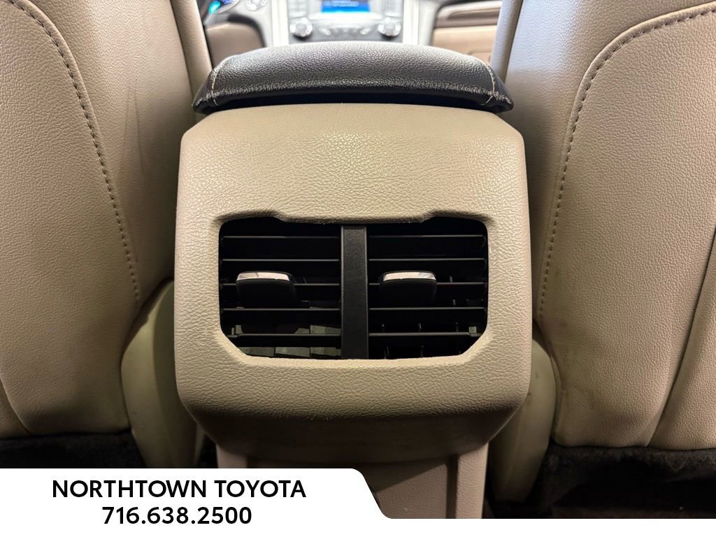 Used 2017 Ford Fusion SE FWD image 21