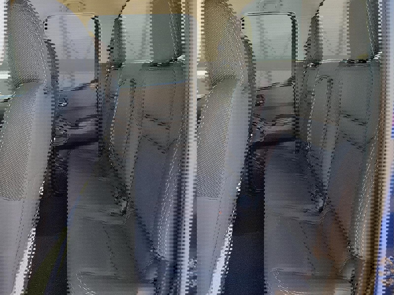 Used 2022 Nissan Frontier SV image 8