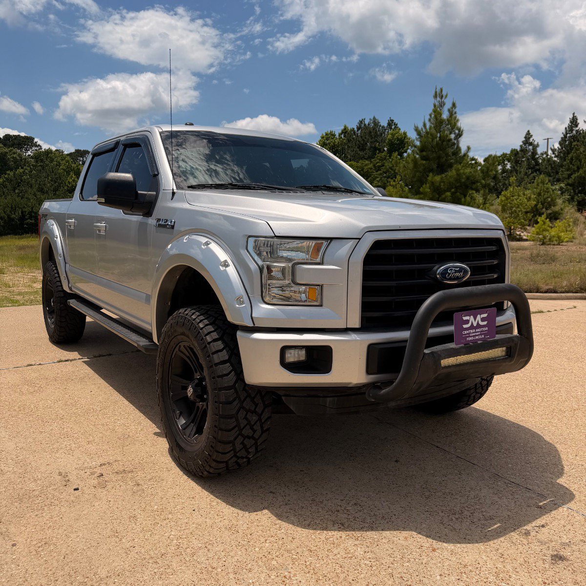 Used 2015 Ford F150 XLT w/ Equipment Group 301A Mid AWD/4WD image 3