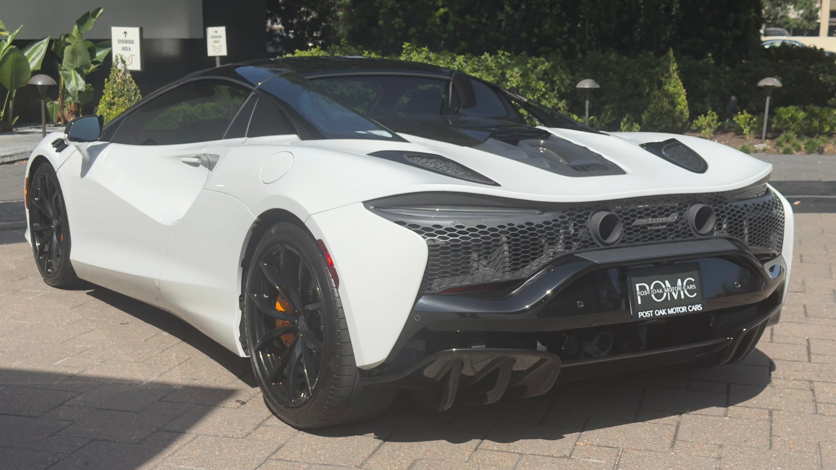 Used 2025 McLaren Artura Spider RWD image 7