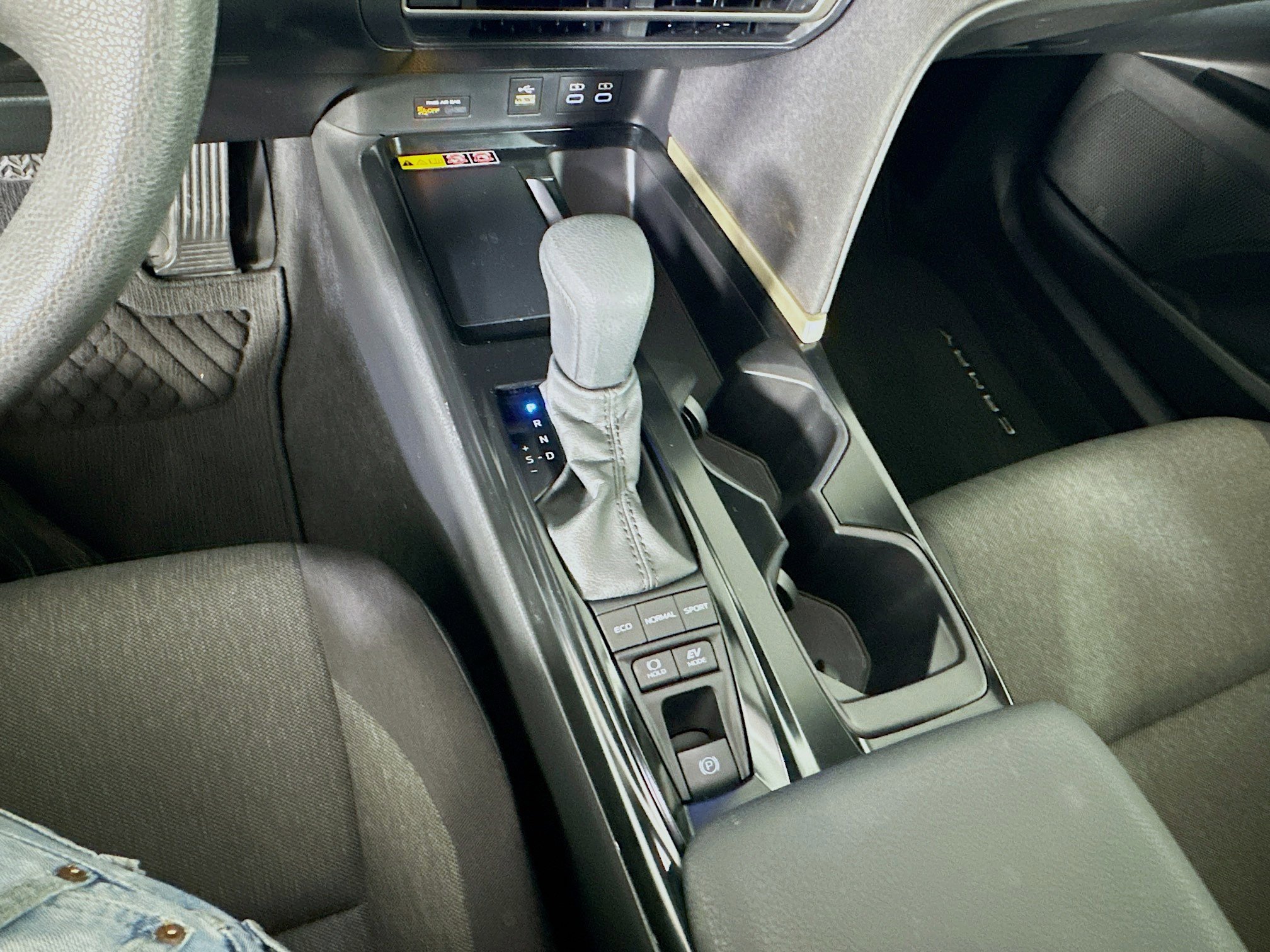 Used 2025 Toyota Camry LE image 25