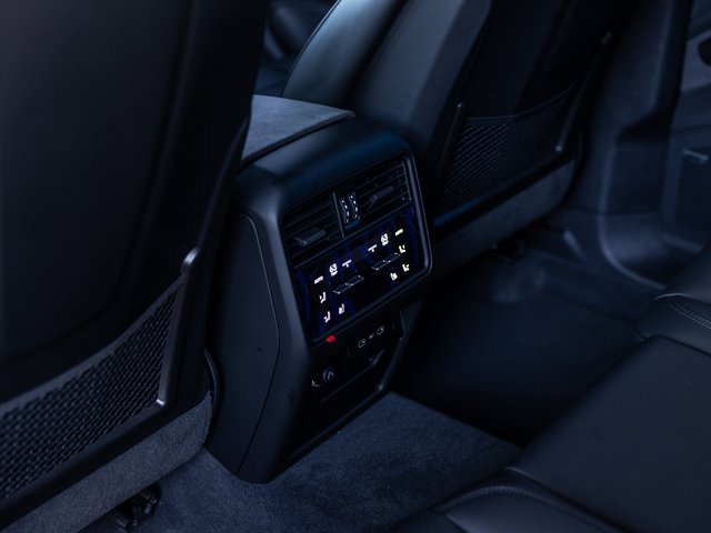 New 2026 Porsche Cayenne GTS image 33