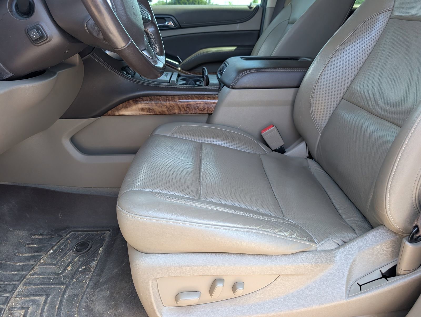 Used 2019 Chevrolet Suburban Premier AWD/4WD image 8