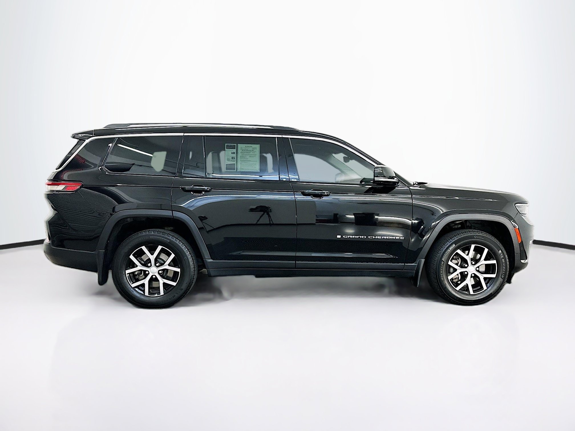 Used 2023 Jeep Grand Cherokee L Limited w/ Luxury Tech Group II AWD/4WD image 10