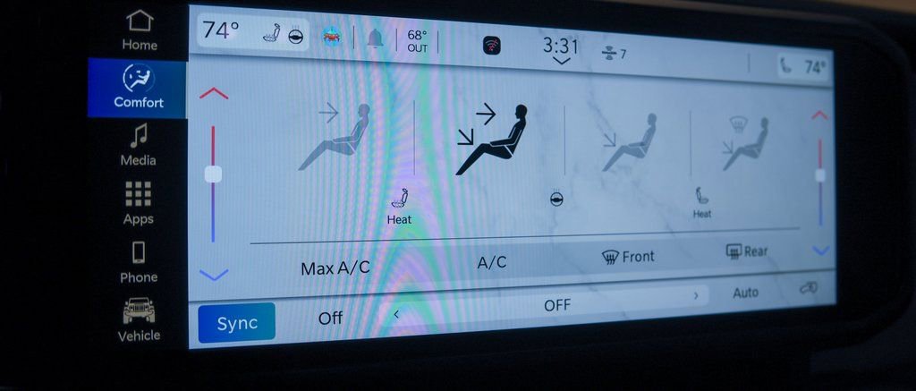 Used 2025 Jeep Wrangler Unlimited Sahara AWD/4WD image 20