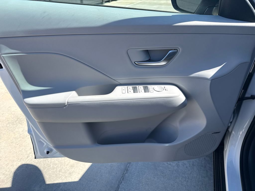 New 2026 Hyundai Kona Limited FWD image 12