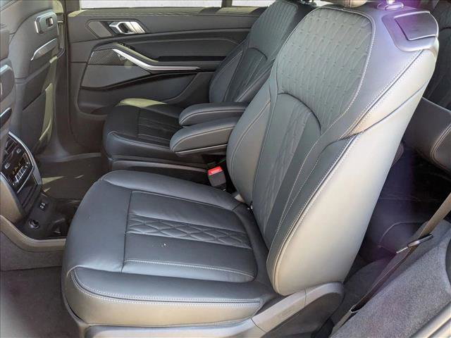 New 2026 BMW X7 M60i image 16