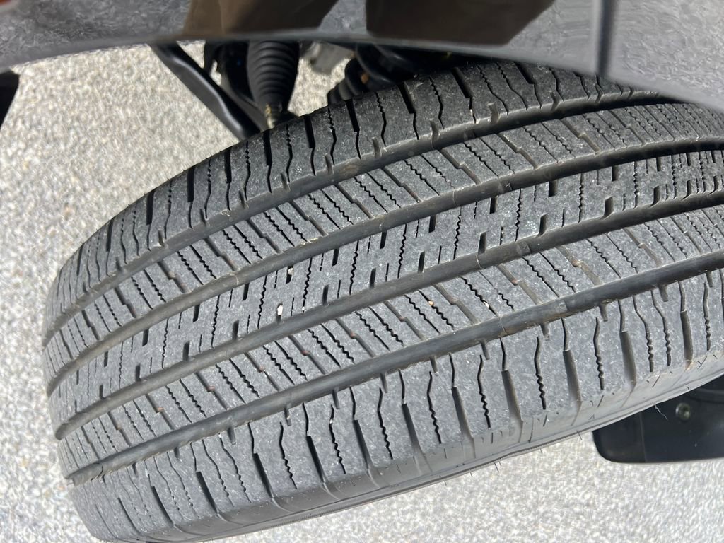 Used 2024 Nissan Frontier SV w/ Technology Package image 27