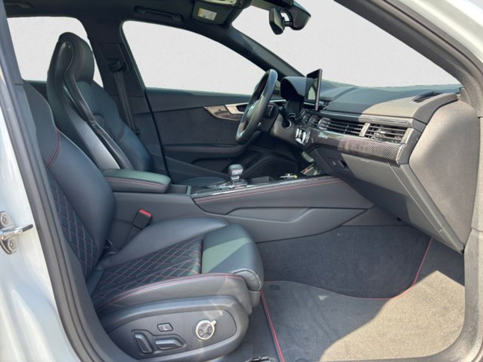 Used 2023 Audi S4 Premium Plus w/ Premium Plus Package image 20