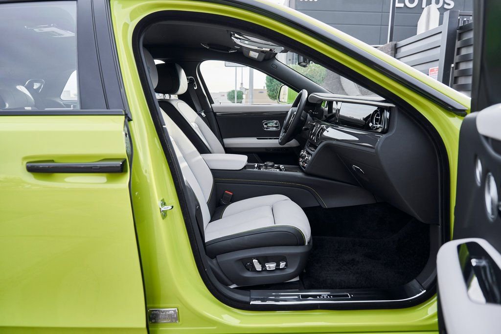 Used 2025 Rolls-Royce Ghost Black Badge image 22