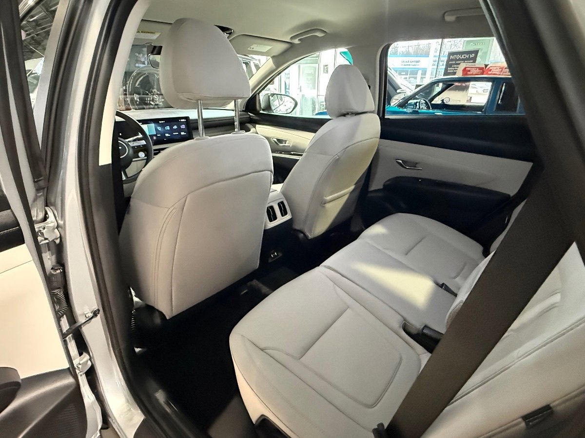 Used 2026 Hyundai Tucson SEL image 32