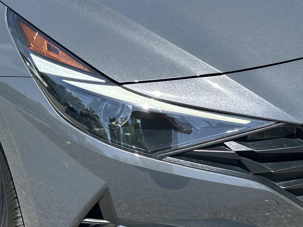 Certified 2023 Hyundai Elantra SEL FWD image 9