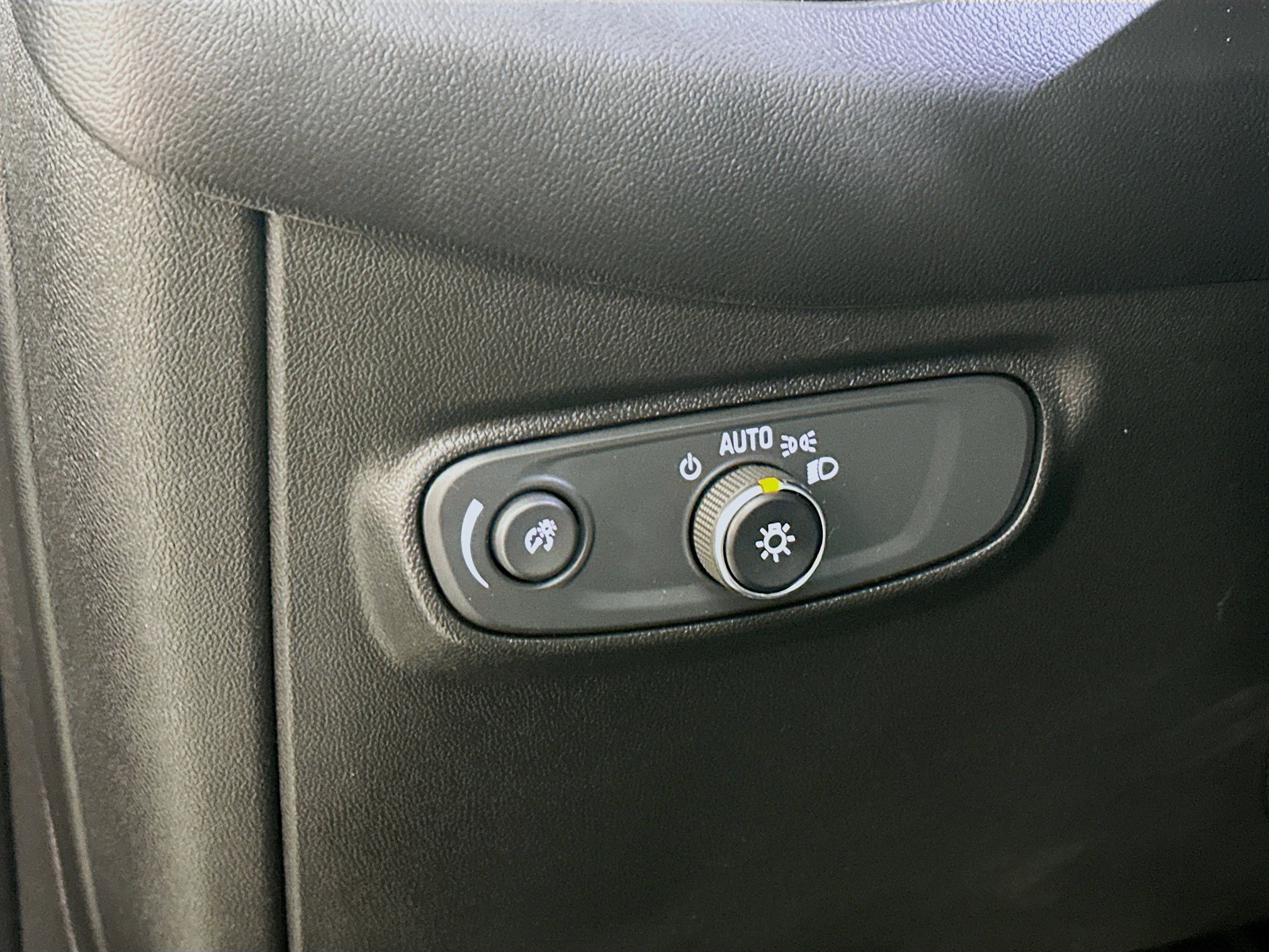 Used 2020 Chevrolet Equinox LT image 10