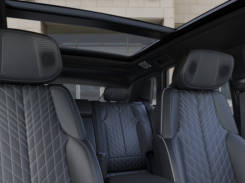 New 2027 Cadillac Lyriq Signature Sport AWD/4WD image 24