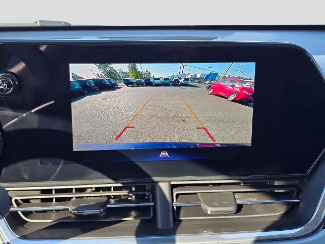 Used 2024 Chevrolet Trax LT w/ Sunroof Package FWD image 33