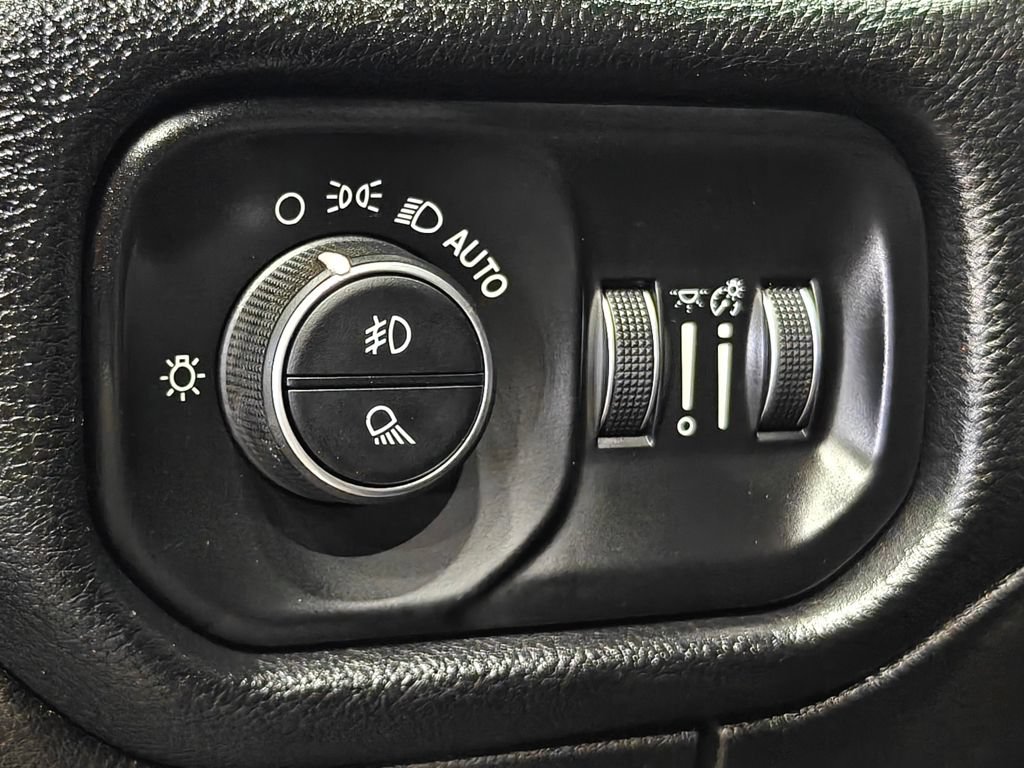 Used 2019 RAM 1500 Big Horn AWD/4WD image 44