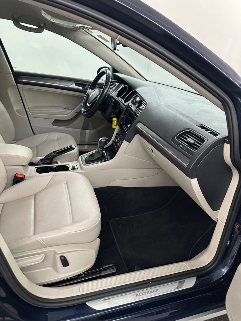 Used 2019 Volkswagen Golf Alltrack S AWD/4WD image 32