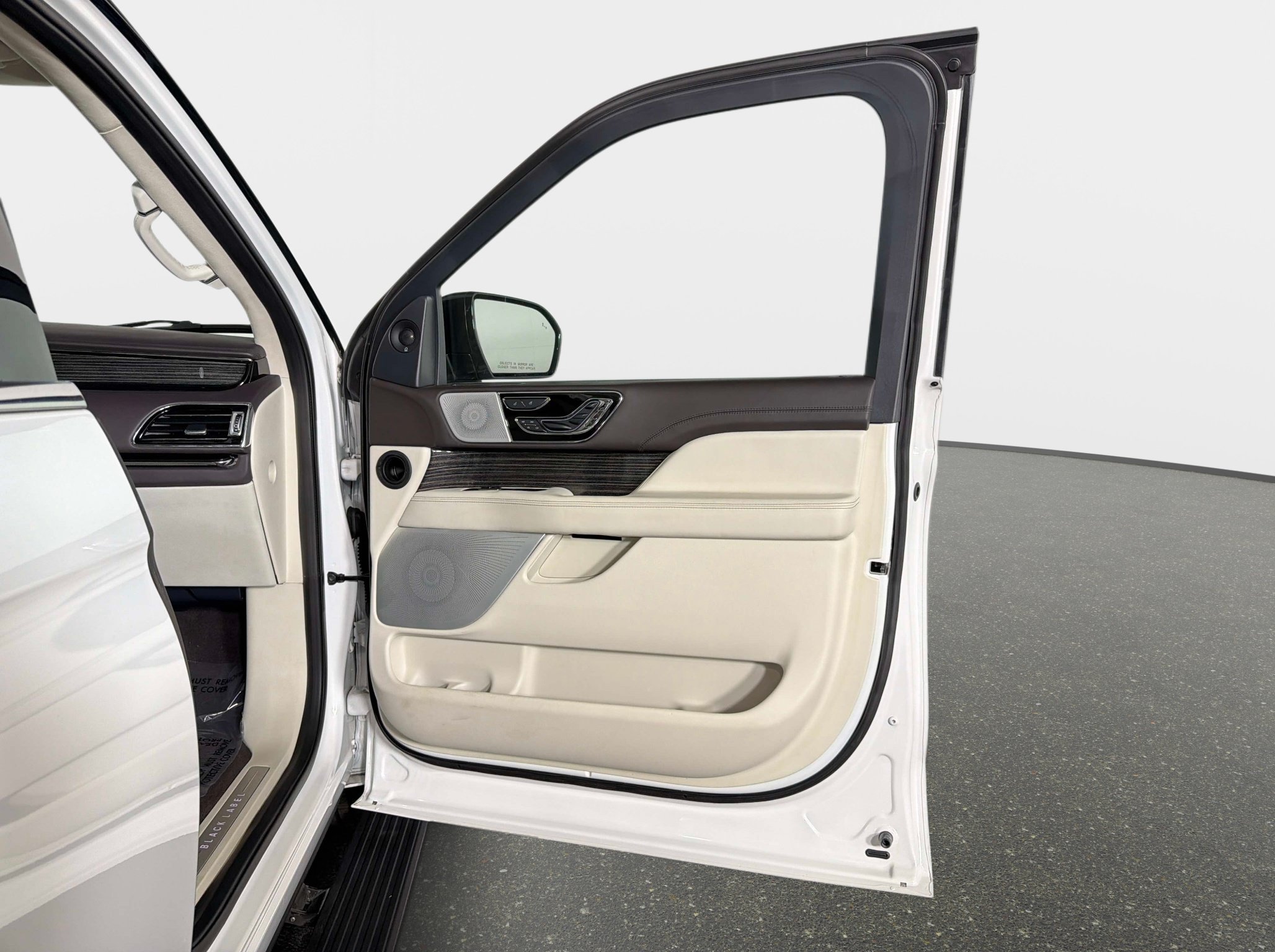 Used 2024 Lincoln Navigator L Black Label AWD/4WD image 20