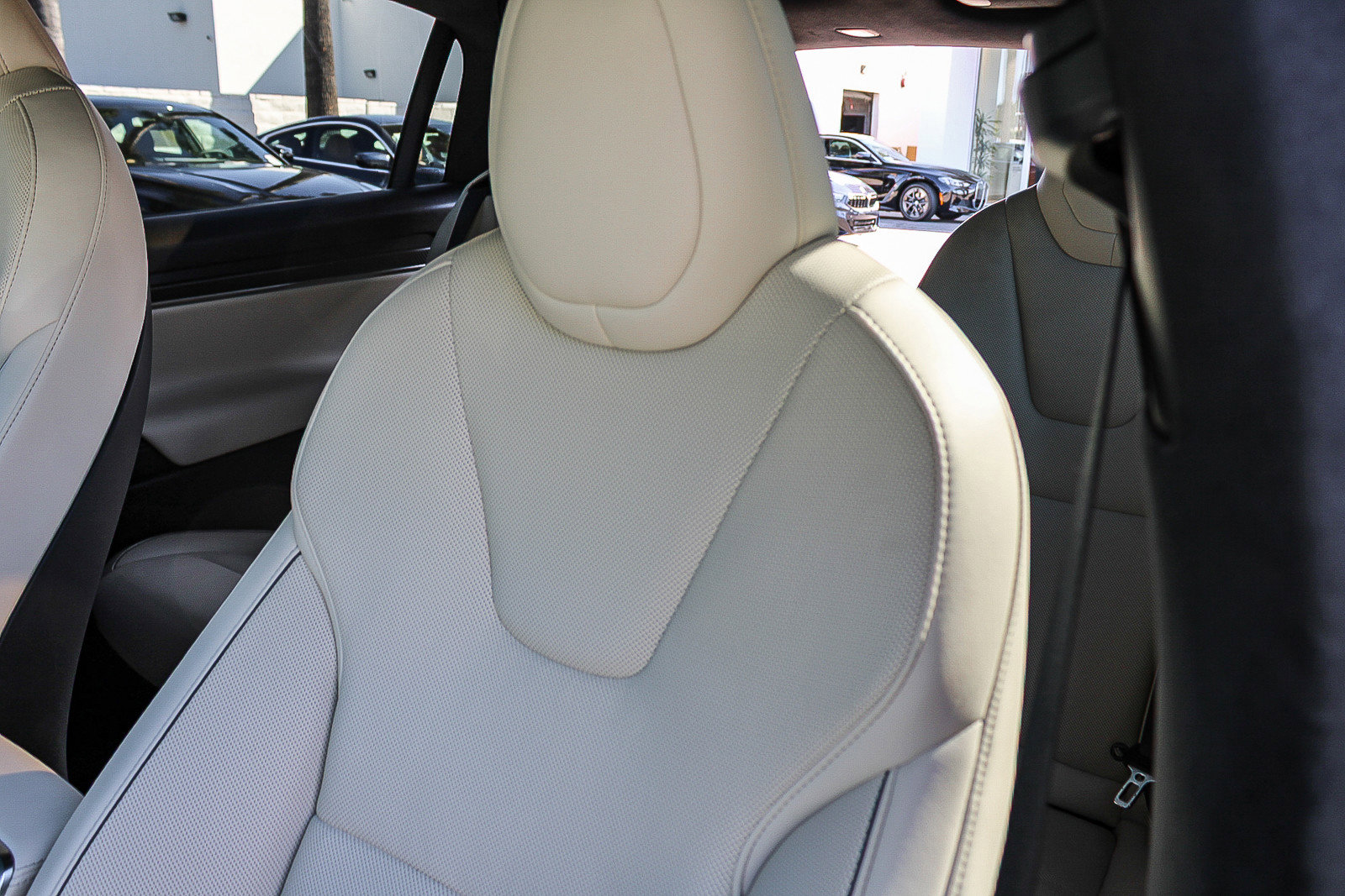 Used 2022 Tesla Model X Plaid image 23