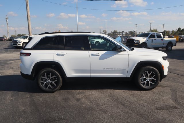 New 2025 Jeep Grand Cherokee Limited image 3