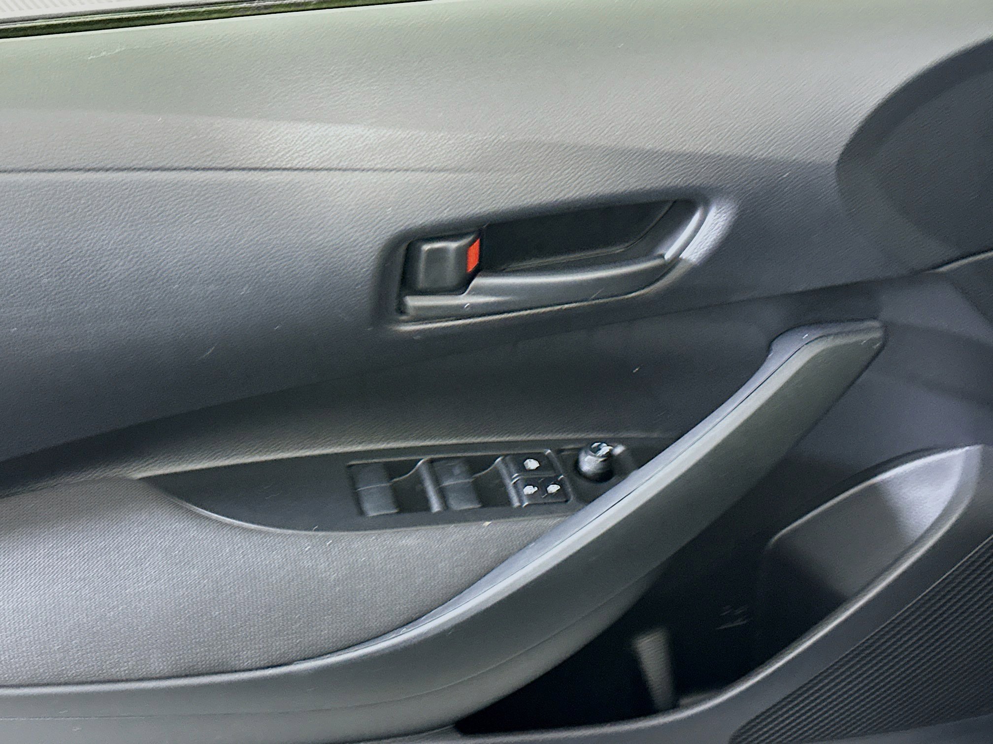 Used 2025 Toyota Corolla LE image 15