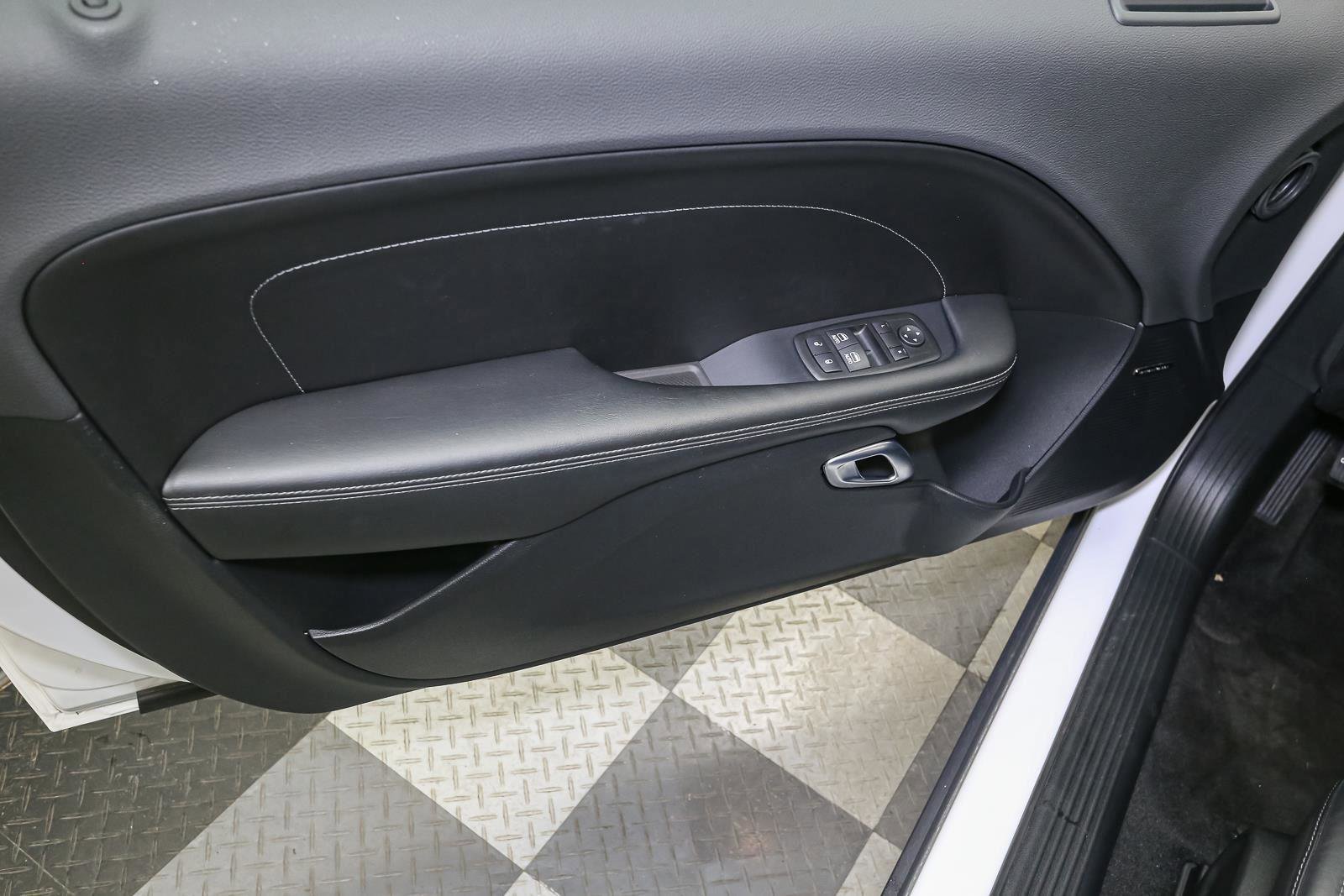 Used 2015 Dodge Challenger R/T Plus image 39