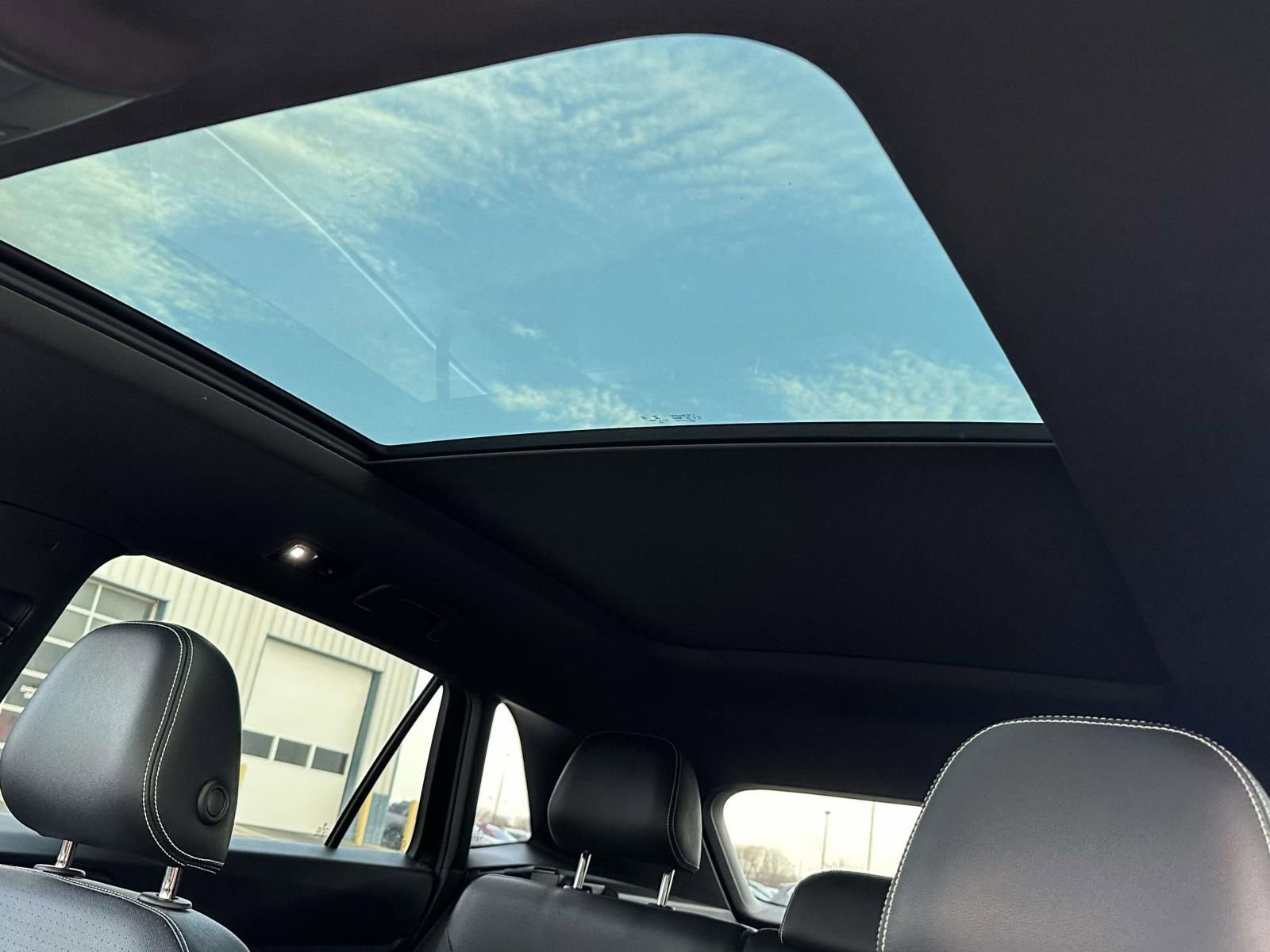 Used 2023 Volkswagen Atlas Cross Sport SEL image 17