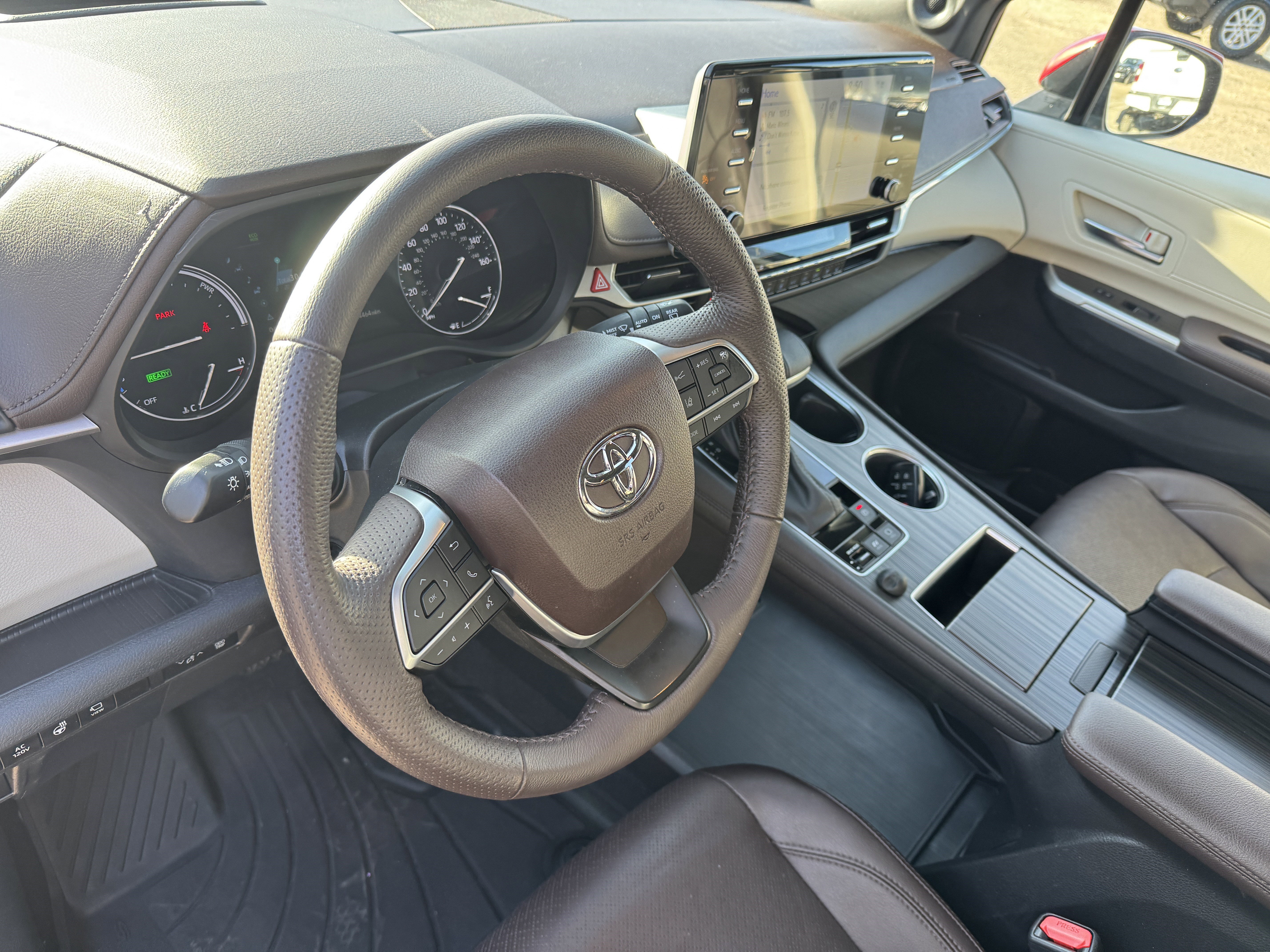 Used 2023 Toyota Sienna Platinum image 13