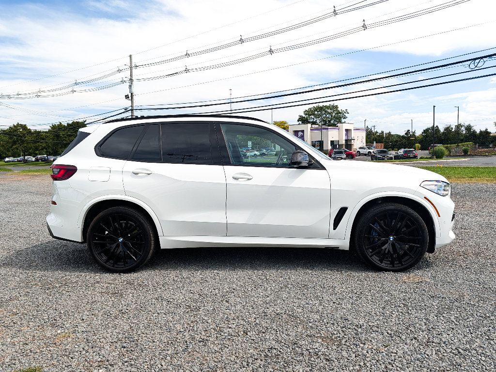 Used 2021 BMW X5 M50i AWD/4WD image 4