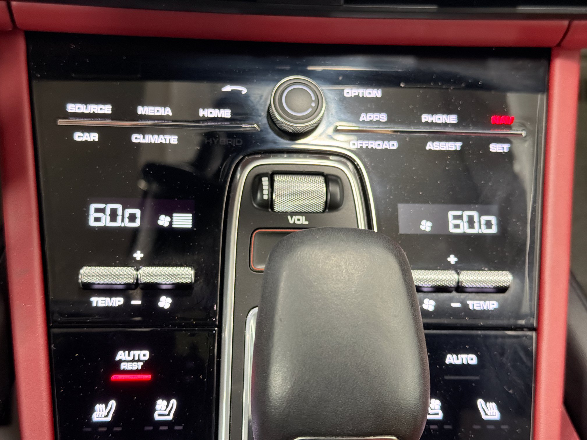 Certified 2023 Porsche Cayenne GTS AWD/4WD image 34