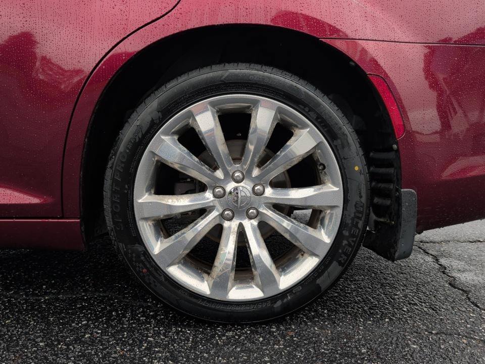 Used 2017 Chrysler 300 C RWD image 26