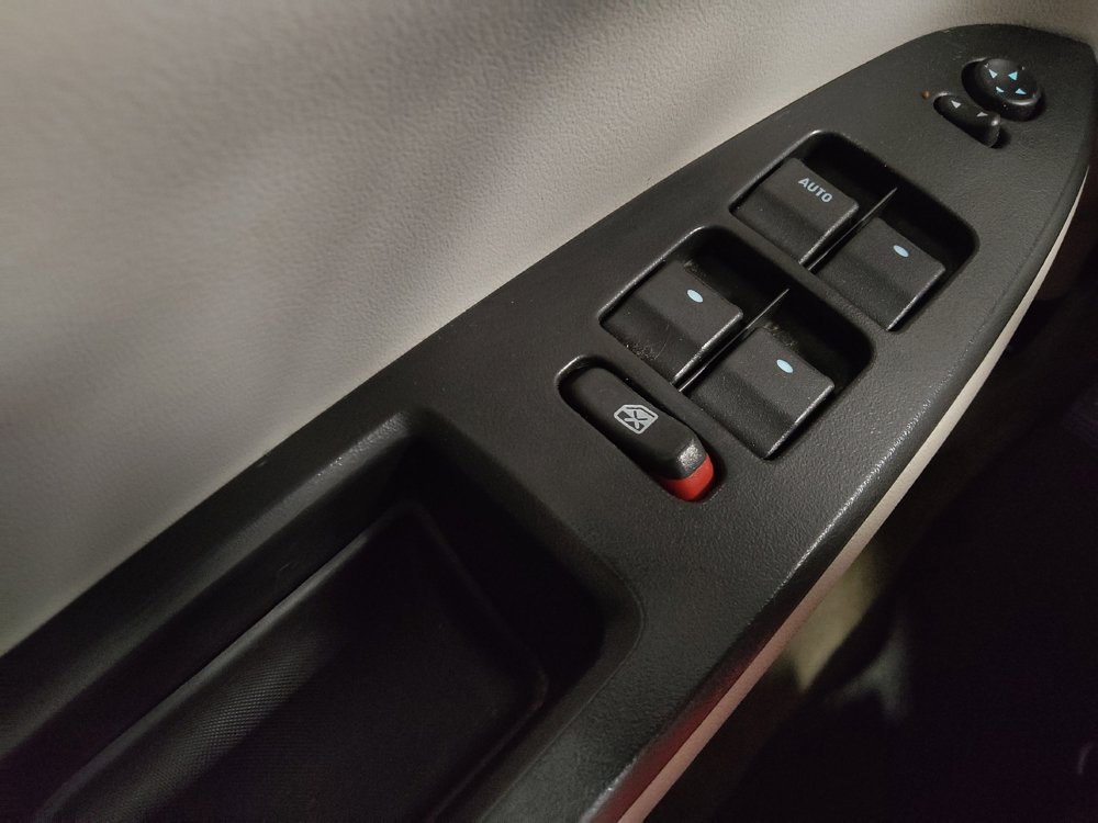 Used 2015 Chevrolet Impala LT w/ LT Sunroof Package FWD image 27