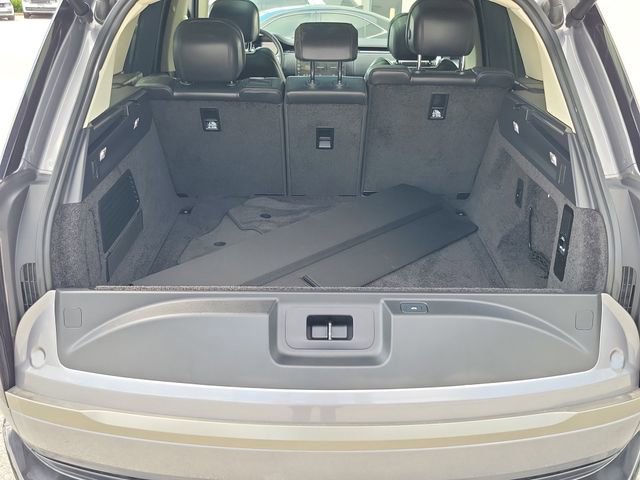 Used 2024 Land Rover Range Rover SE image 11