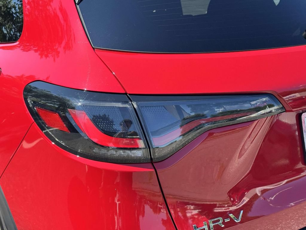 Certified 2025 Honda HR-V Sport image 8