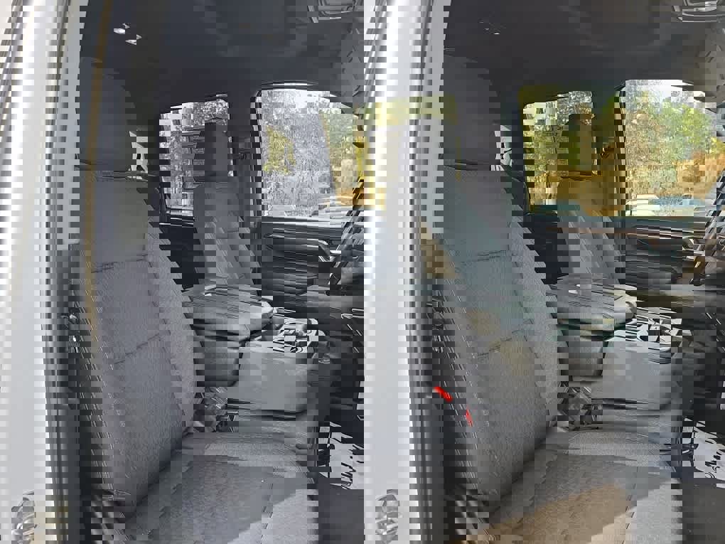 Used 2024 Chevrolet Silverado 2500 LT image 22