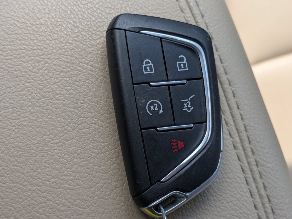 Used 2025 Cadillac XT4 Premium Luxury FWD image 28