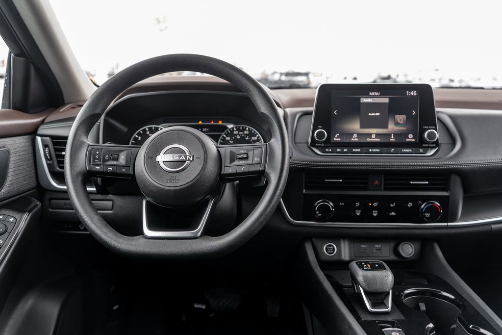 Used 2023 Nissan Rogue S image 15