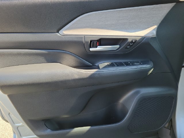 Used 2024 Toyota Grand Highlander AWD image 23