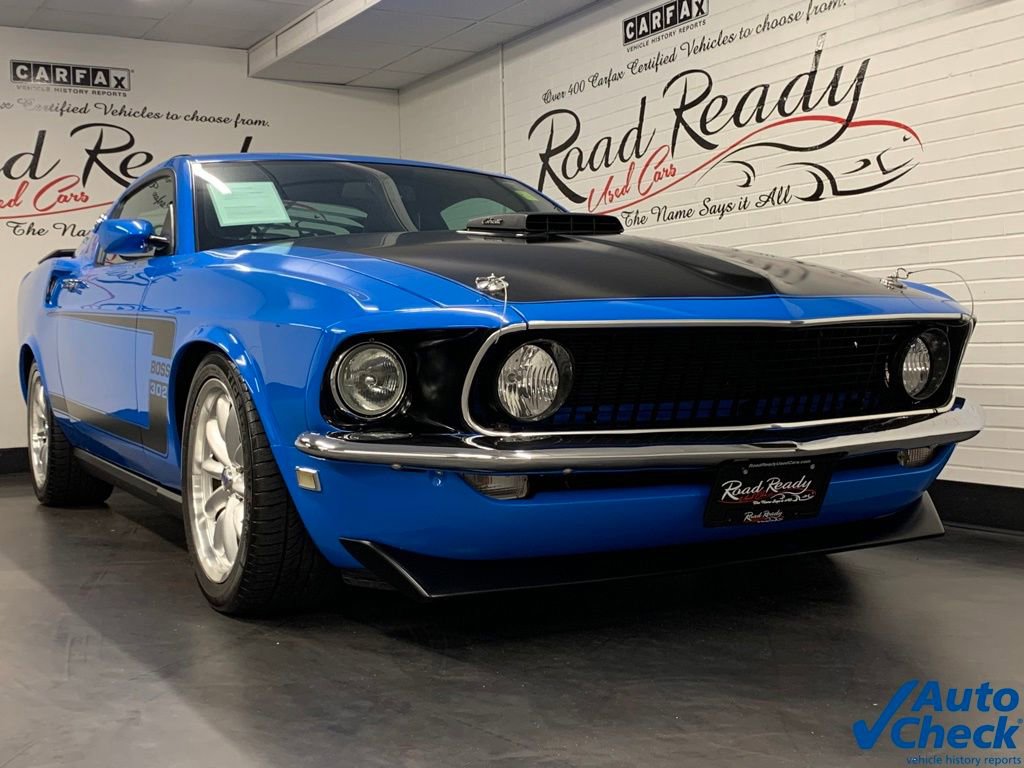 Used 2010 Ford Mustang GT image 3