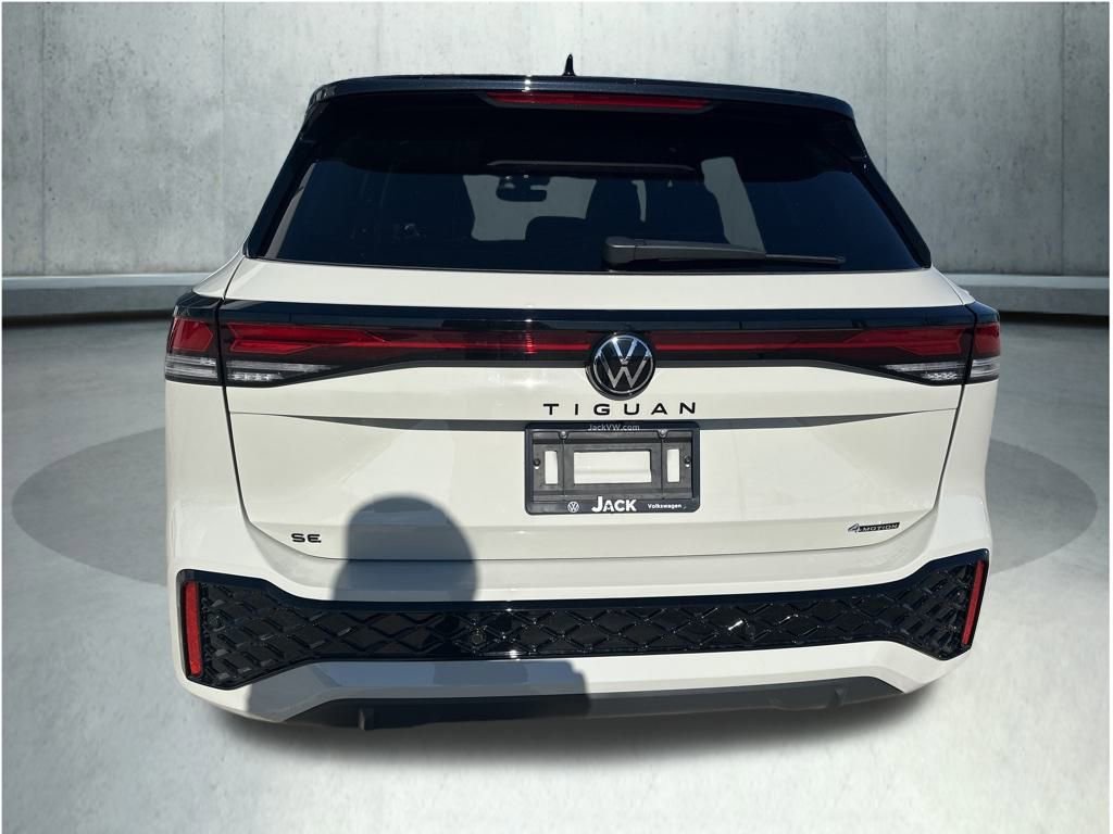 New 2026 Volkswagen Tiguan SE R-Line image 4
